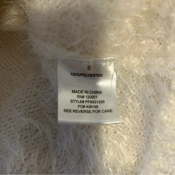 Hippie Rose Cream Cropped Cozy Sweater Womens Size Small Soft Fuzzy Long Sleeves - Picture 6 of 7